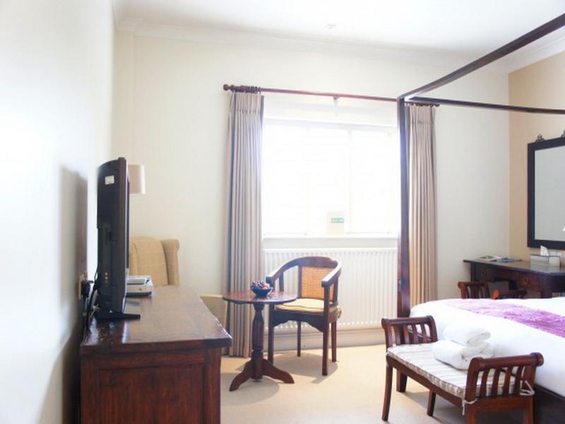 Asperion Hillside Hotel Guildford Extérieur photo
