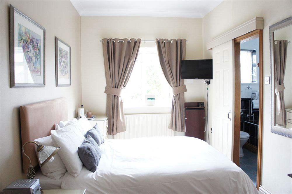 Asperion Hillside Hotel Guildford Extérieur photo