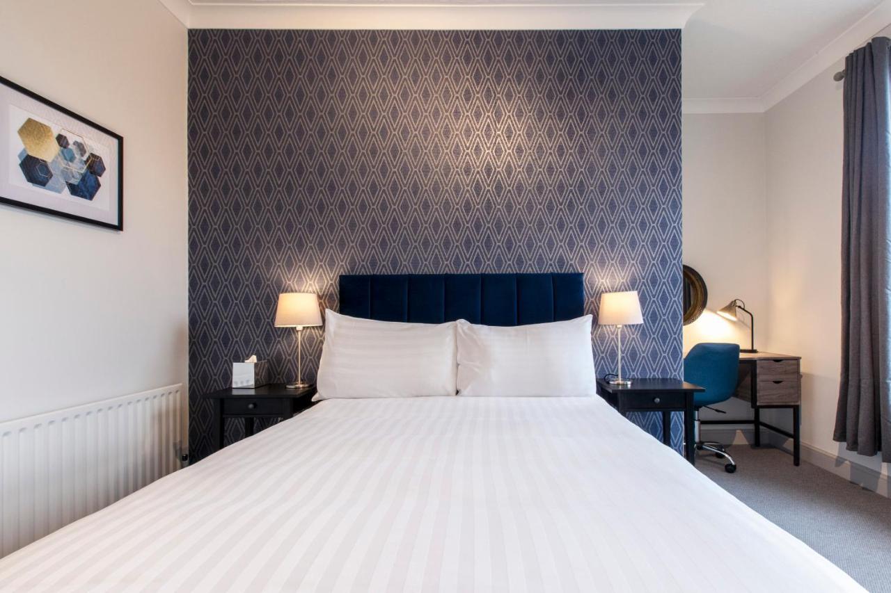 Asperion Hillside Hotel Guildford Extérieur photo