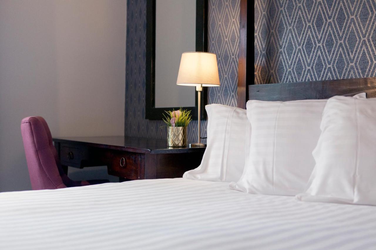 Asperion Hillside Hotel Guildford Extérieur photo