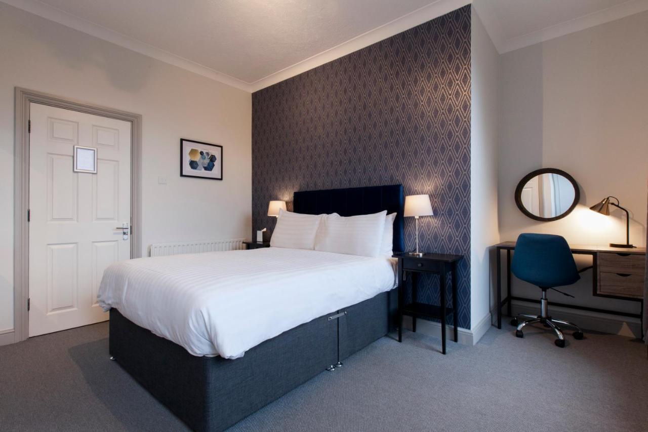 Asperion Hillside Hotel Guildford Extérieur photo