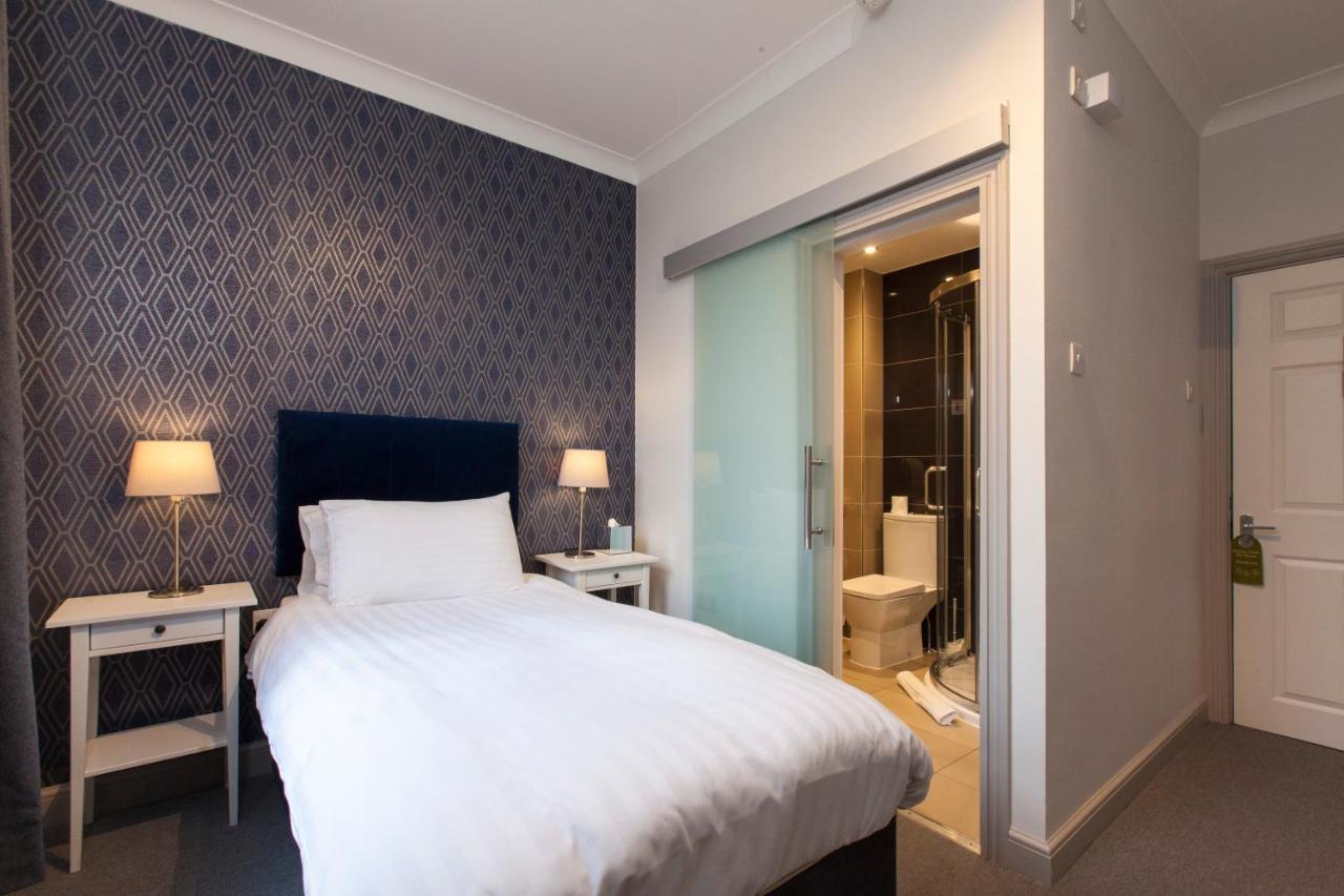 Asperion Hillside Hotel Guildford Extérieur photo